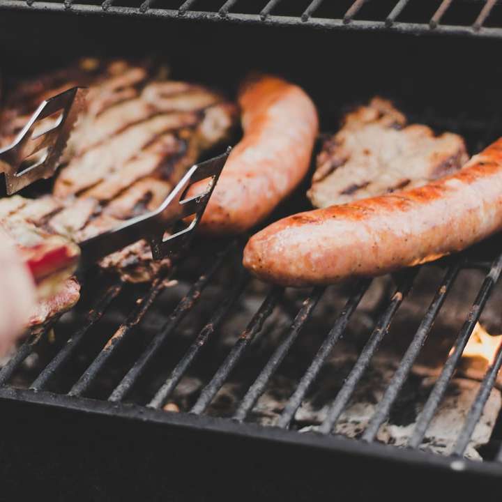 Some sausages on the grill online puzzle