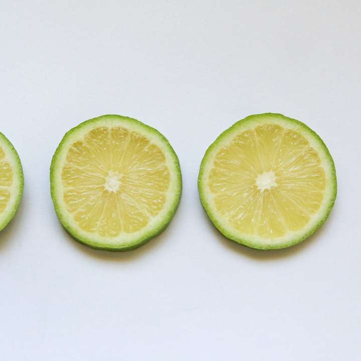 3 limonki ustawione puzzle przesuwne online