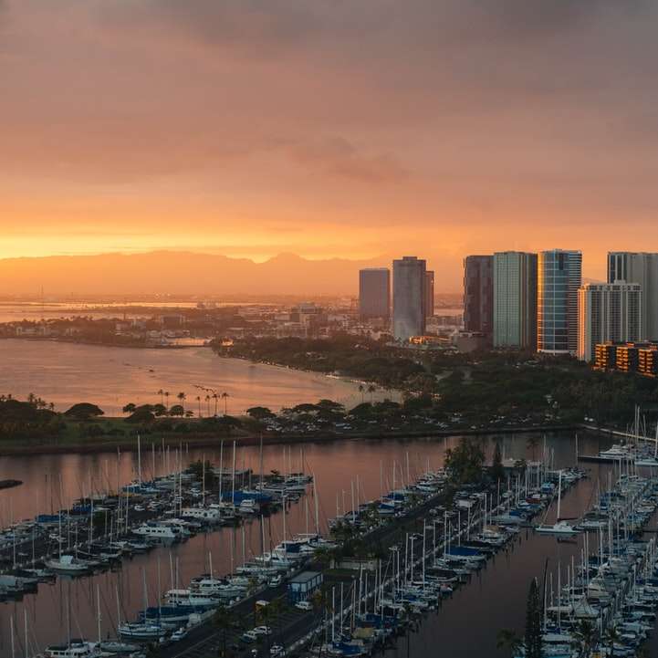 Hawajskie zachody słońca są oświetlone! puzzle przesuwne online