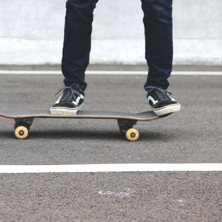Vans e skateboard puzzle scorrevole online