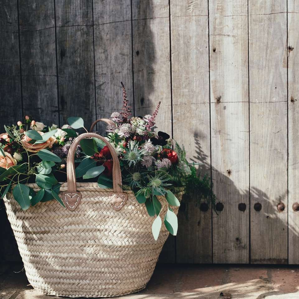 Τσάντα λουλουδιών συρόμενο παζλ online