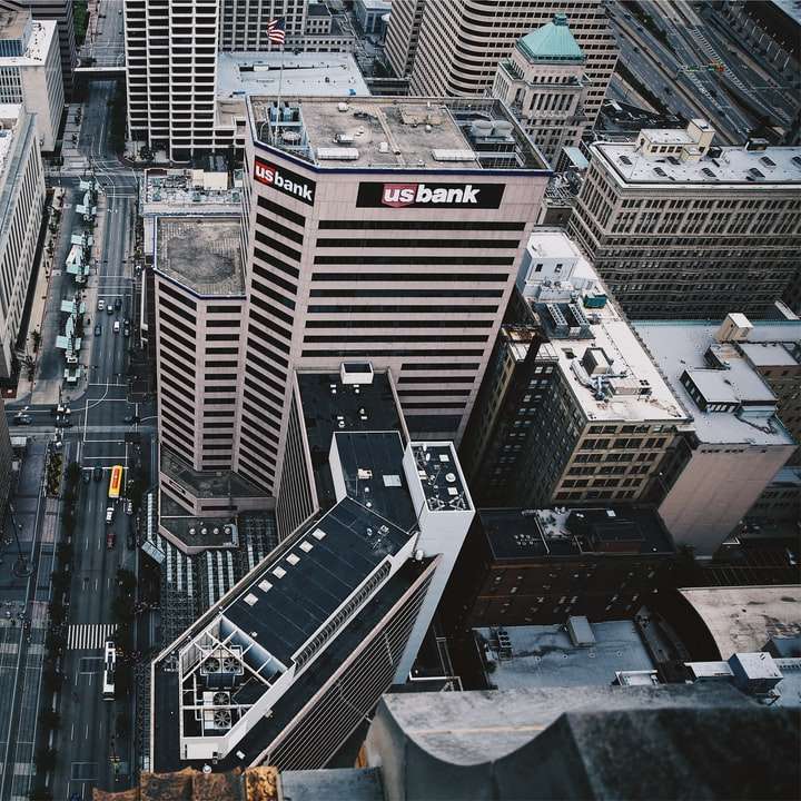 zdjęcie lotnicze budynków miejskich puzzle przesuwne online