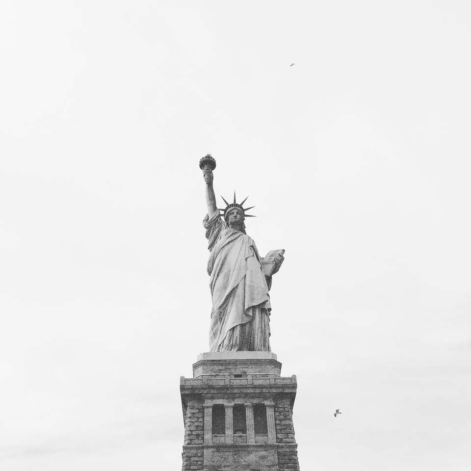 Статуя свободы онлайн-пазл