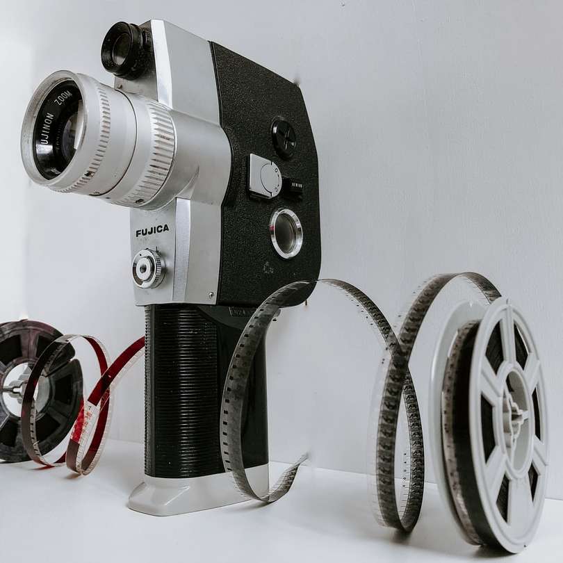 Филмова камера с 8 мм филми плъзгащ се пъзел онлайн
