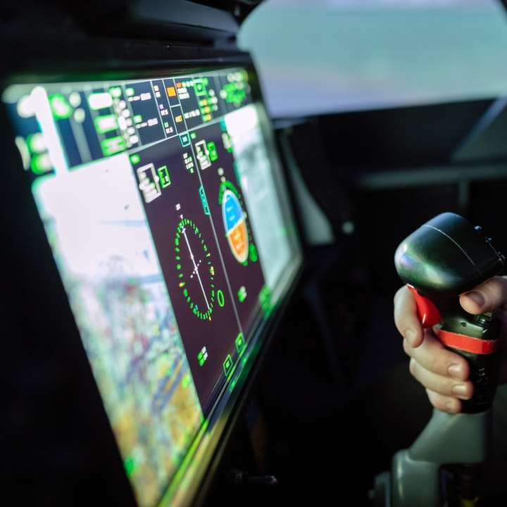Pilot flying flight simulator sliding puzzle online