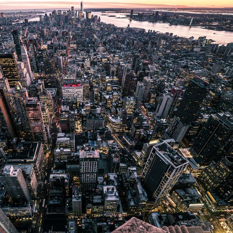 въздушен изглед на високи сгради онлайн пъзел