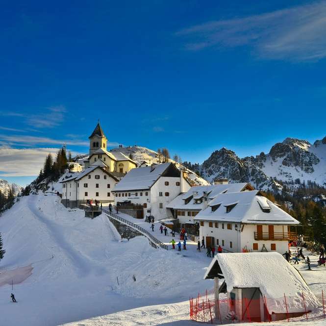 Le village enchanté puzzle coulissant en ligne