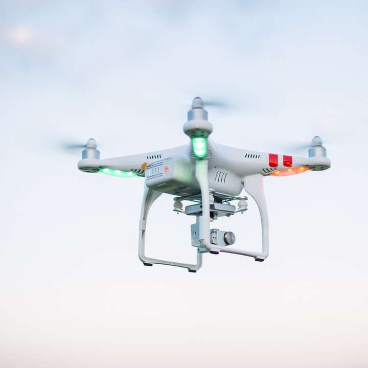 repülő DJI Phantom Standard drone online puzzle