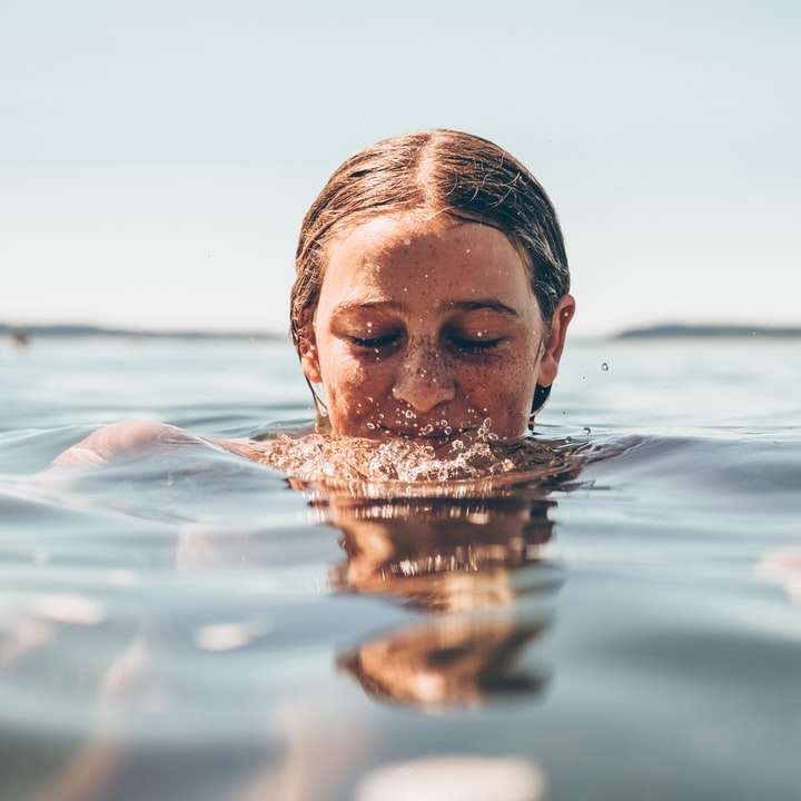 жена във вода онлайн пъзел