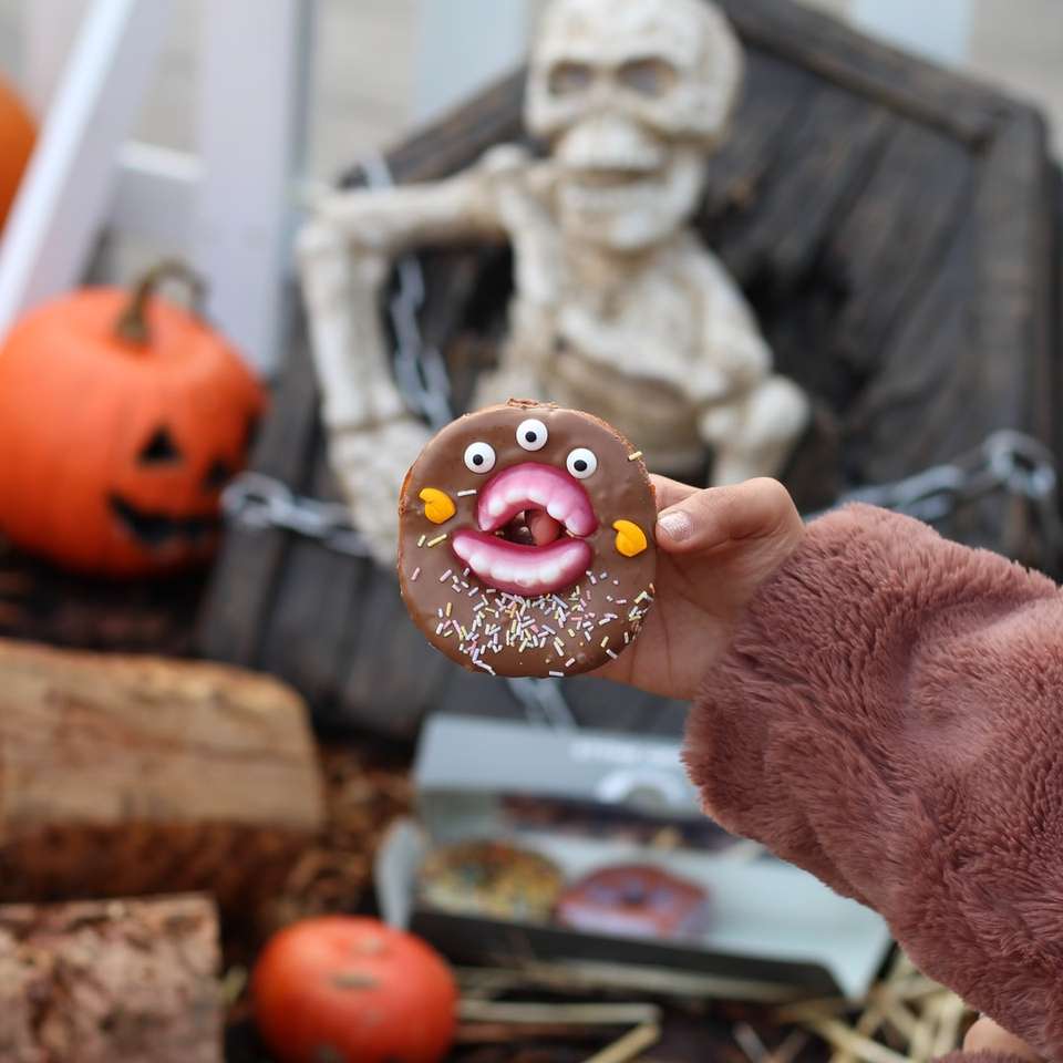 #halloween #donuts alunecare puzzle online