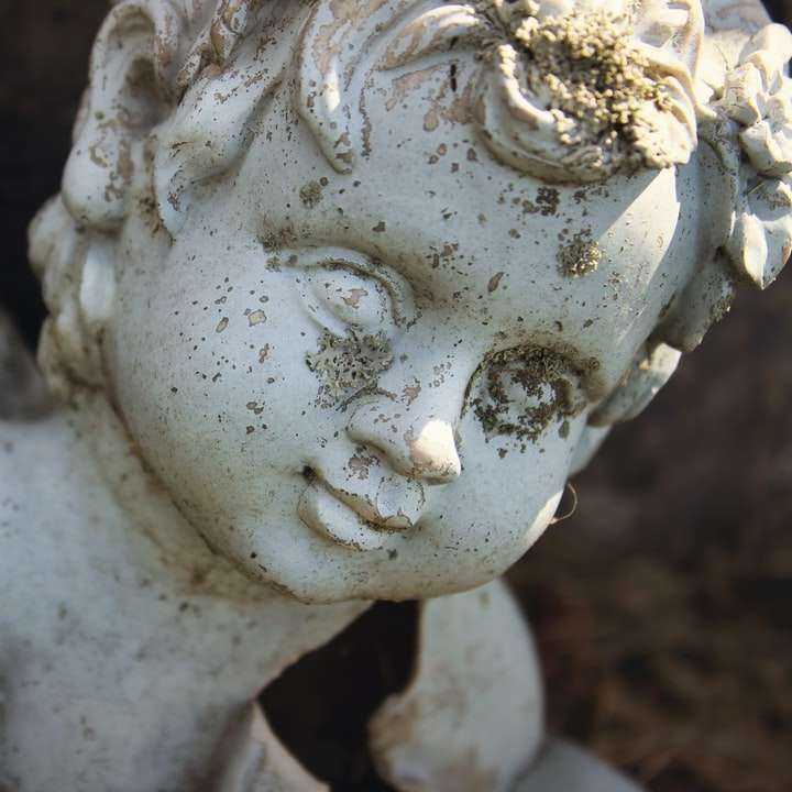 бетонна статуя ангела онлайн пазл