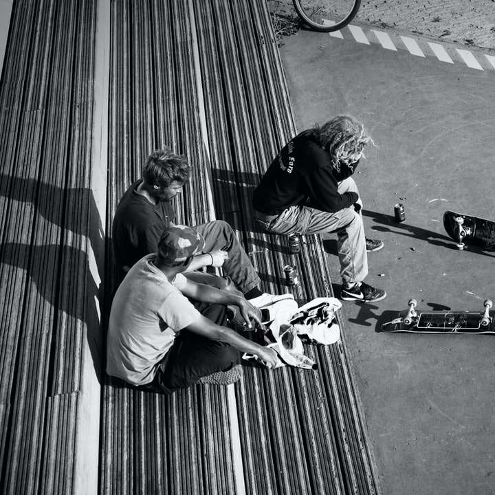 Skaters in Amsterdam, before quarantine. online puzzle