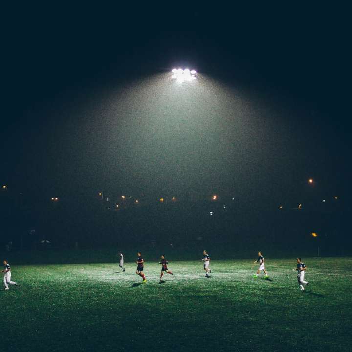 Voetbal 's nachts schuifpuzzel online