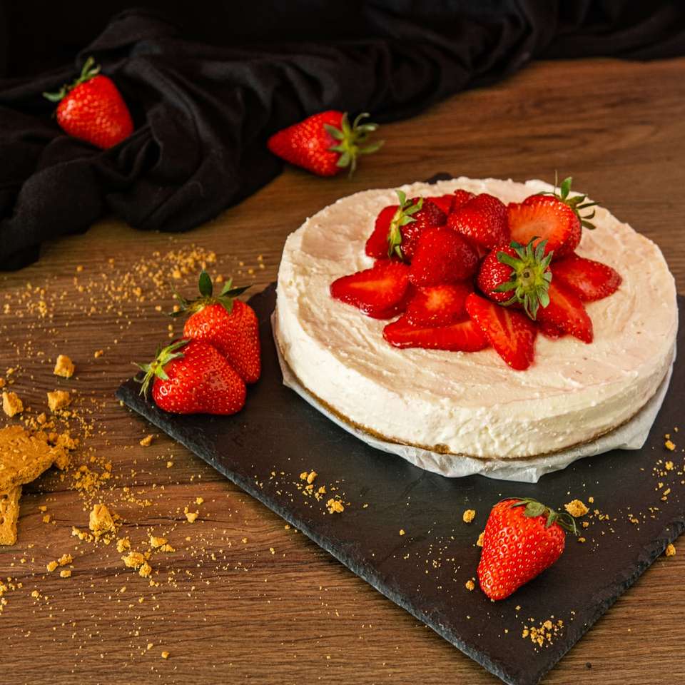 Gâteau du dimanche aux fraises puzzle coulissant en ligne