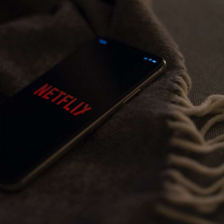 Netflix si relaxare alunecare puzzle online