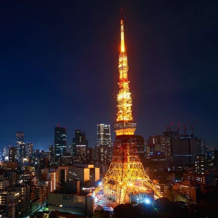 Tokyo Tower v noci posuvné puzzle online
