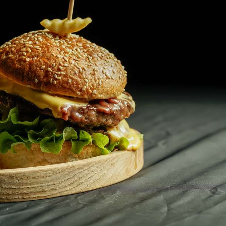 burger on brown wooden tray online puzzle