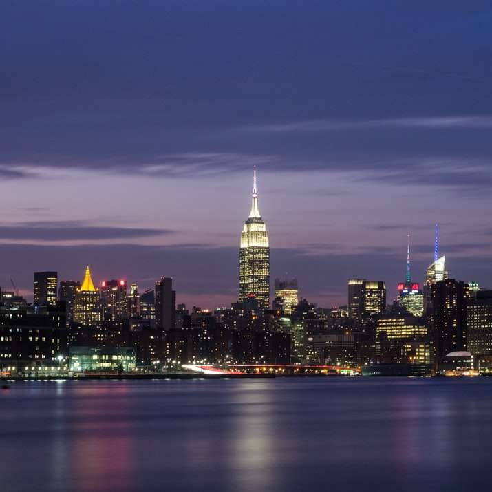 New York city během noci posuvné puzzle online