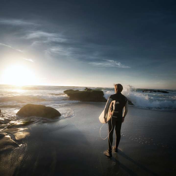 Surfer bij zonsopgang online puzzel