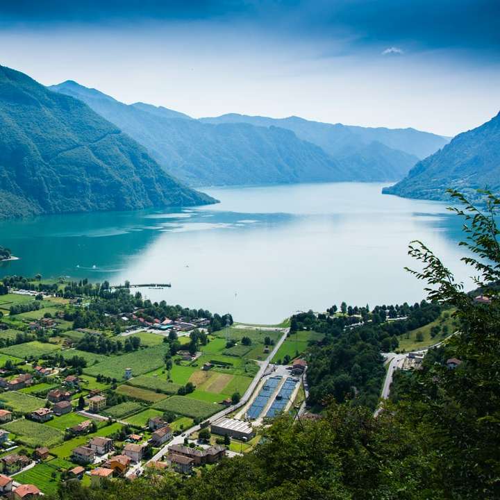 Výhled na jezero Garda posuvné puzzle online