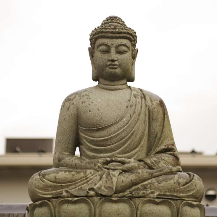 Budda w Eigneji. puzzle przesuwne online