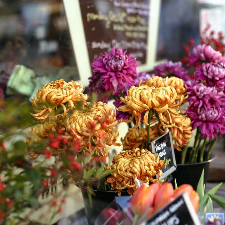 Πώληση λουλουδιών για τη γιορτή της μητέρας συρόμενο παζλ online