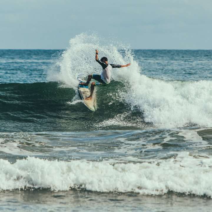 Surfer in Aktion Online-Puzzle