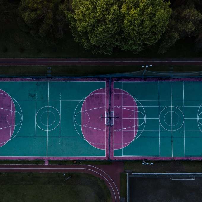 dwa boiska do koszykówki puzzle przesuwne online