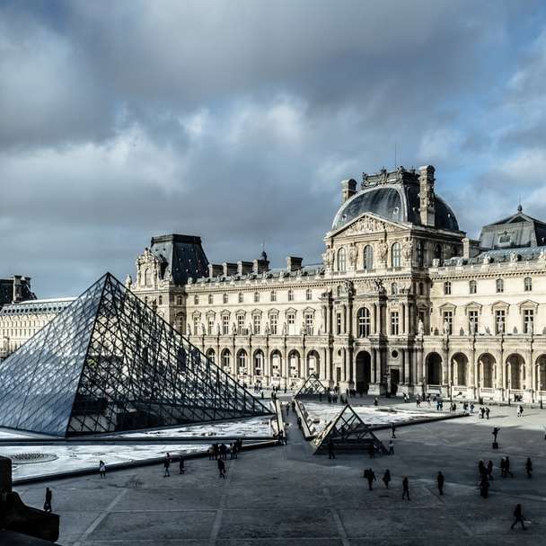 Лувр, Париж онлайн-пазл