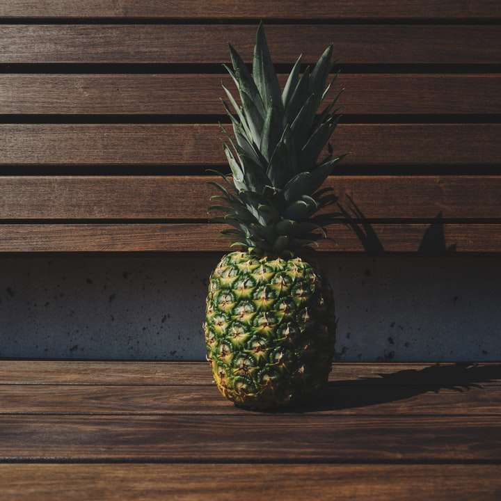 ananas op een bankje schuifpuzzel online