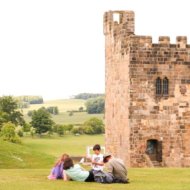 Family outing at Alnwick Castle. sliding puzzle online