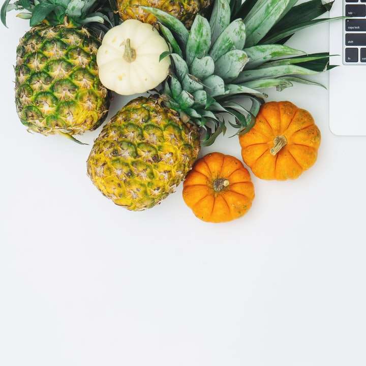 fructe și macbook puzzle online