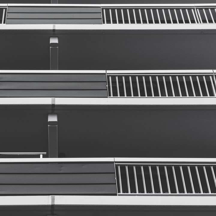 монохромные плоские балконы онлайн-пазл