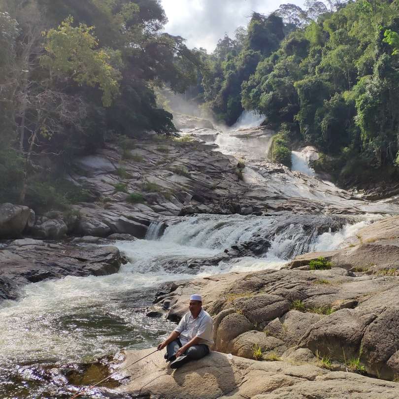 Chamang vattenfall nära Bentong Pussel online