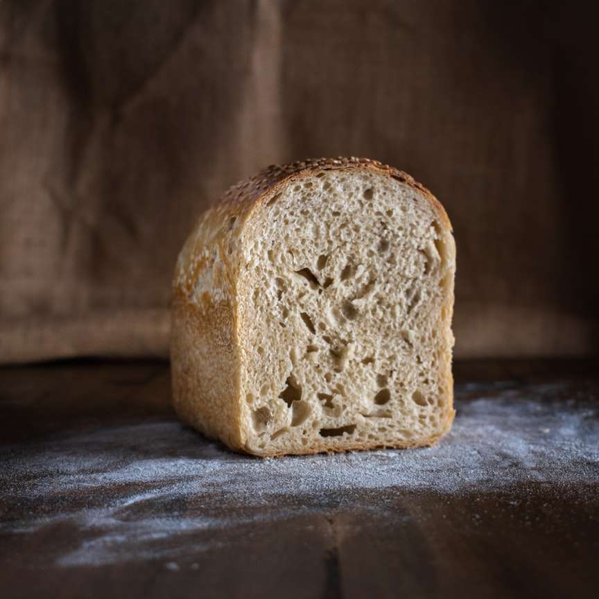barna kenyér a kék textil online puzzle