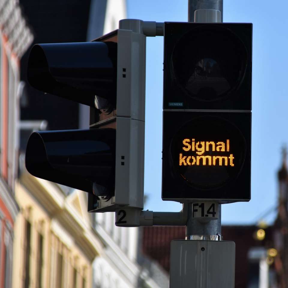 Signal is coming, traffic light online puzzle