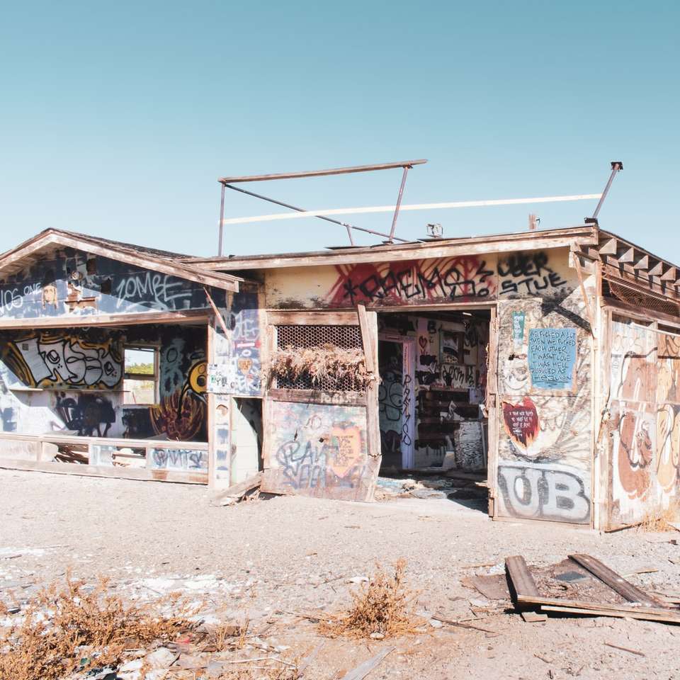 Abandoned building in Bombay Beach sliding puzzle online
