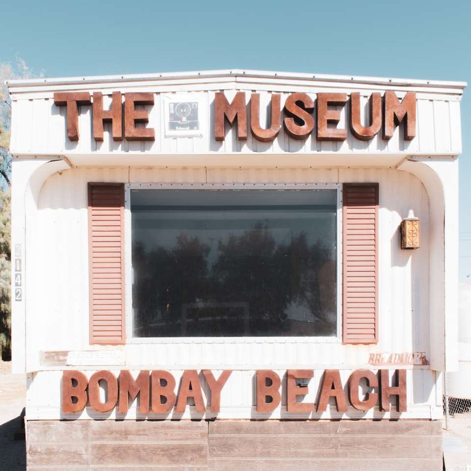 THE MUSEUM in Bombay Beach online puzzle