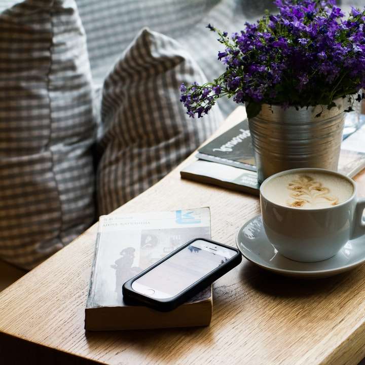 Koffie, bloemen en boeken online puzzel