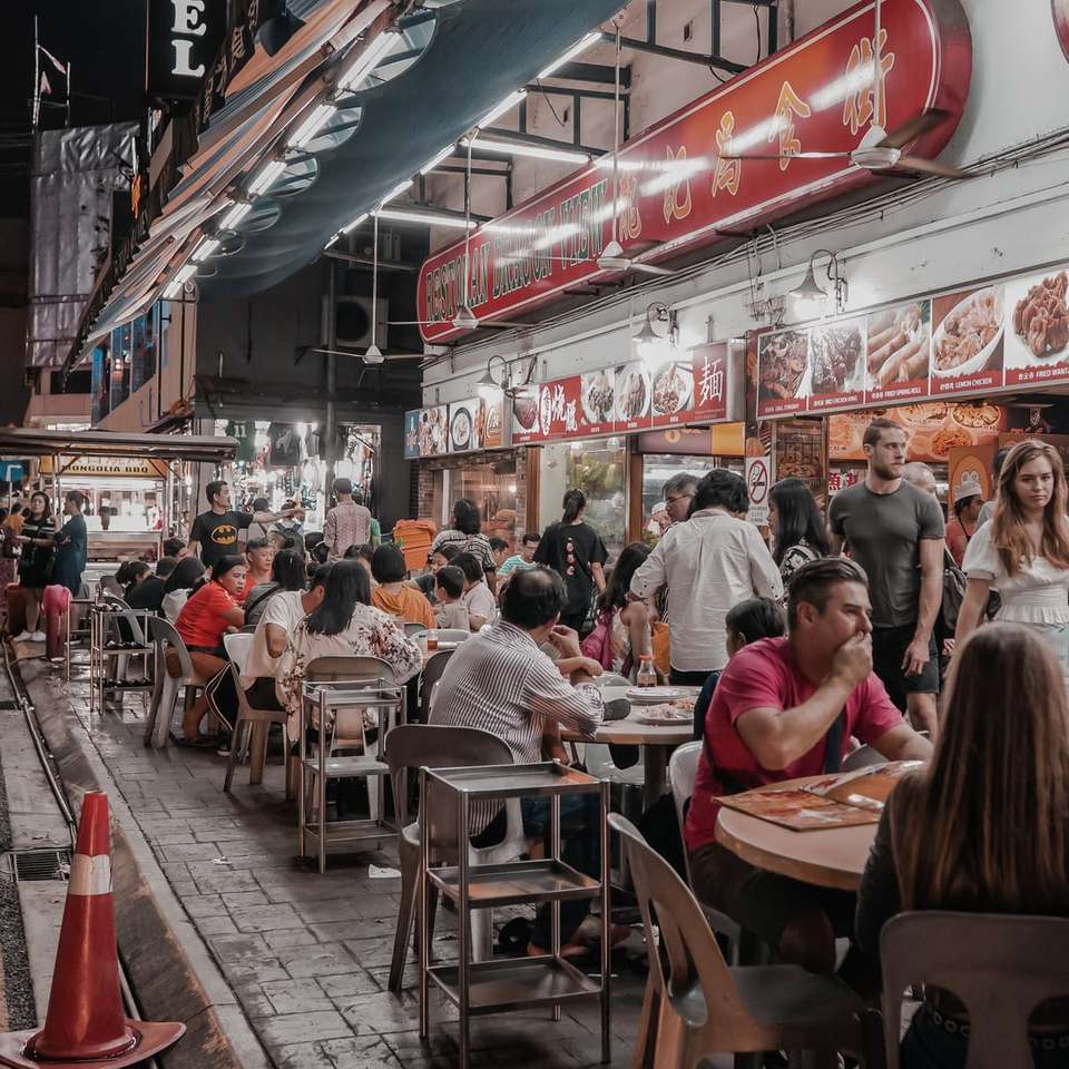 Nachtmarkt in Alor Maleisië. schuifpuzzel online