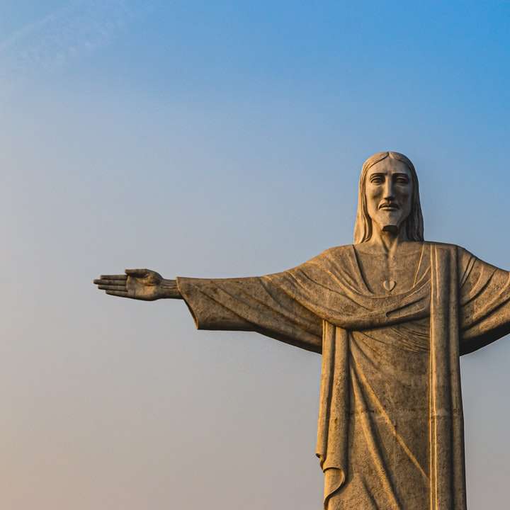 låg vinkel syn på Jesus Kristus staty Pussel online