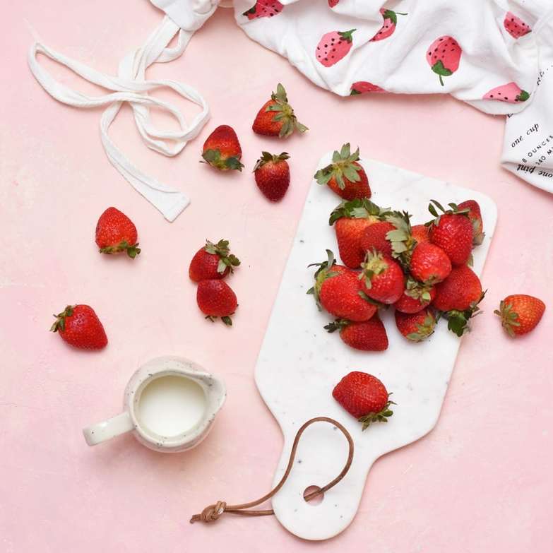 Erdbeeren und Sahne Schiebepuzzle online