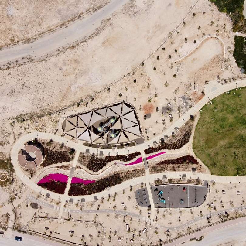 vista aérea da rua da cidade durante o dia puzzle deslizante online