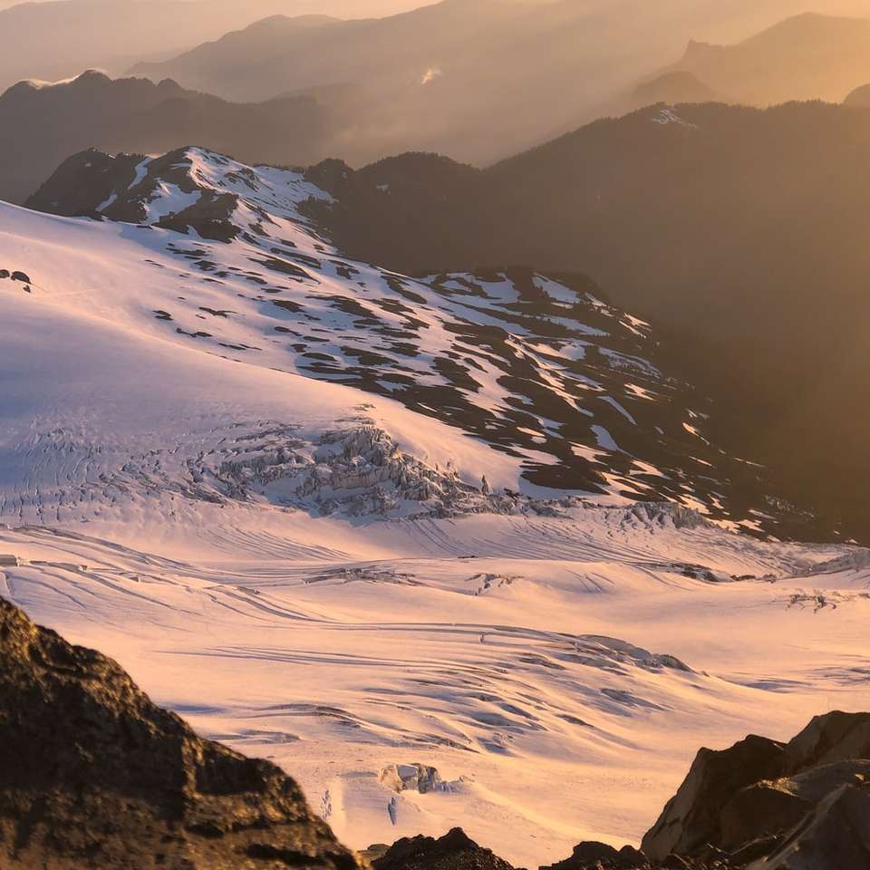 Mt Baker på sommaren vid solnedgången. Pussel online
