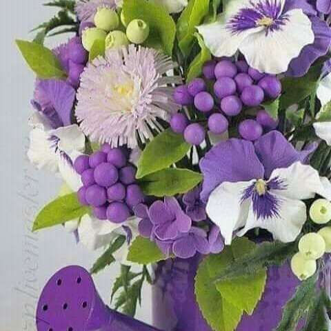 purple flowers with purple watering can online puzzle