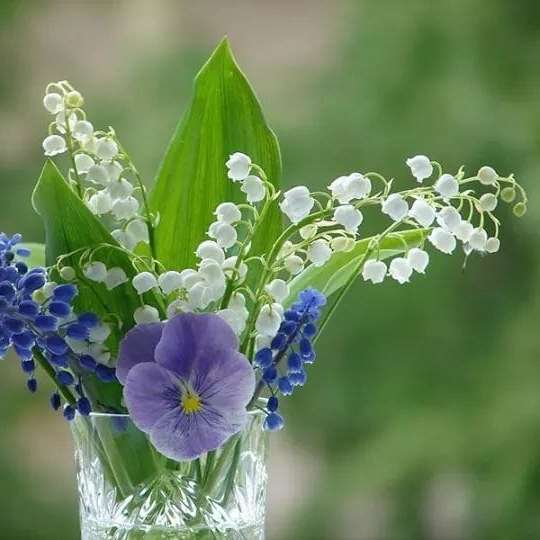 bouquet of lily of the valley sliding puzzle online