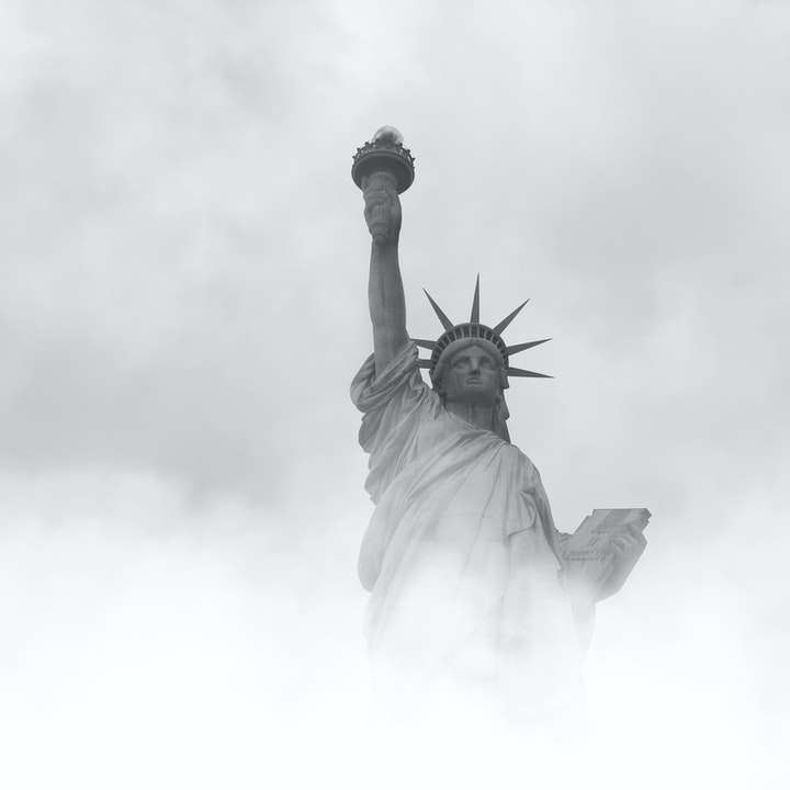 Lady Liberty posuvné puzzle online