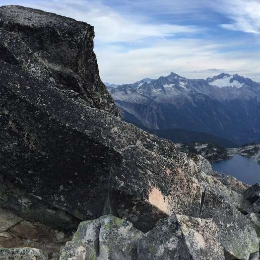 Picos das Montanhas Rochosas puzzle deslizante online