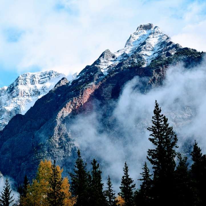 Zasněžené vrcholy v Jasperu posuvné puzzle online