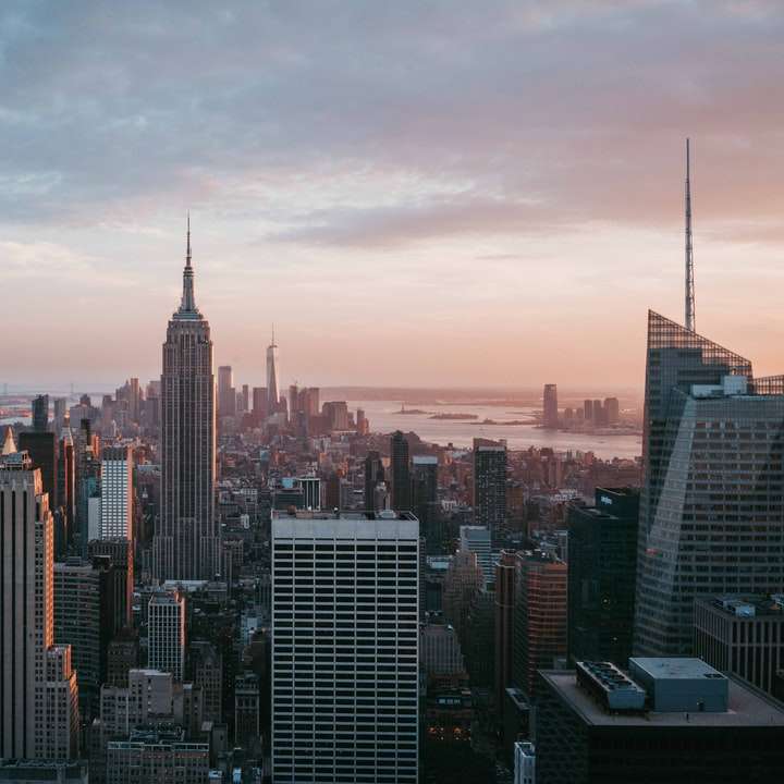 Edifício Empire State em Nova York puzzle online